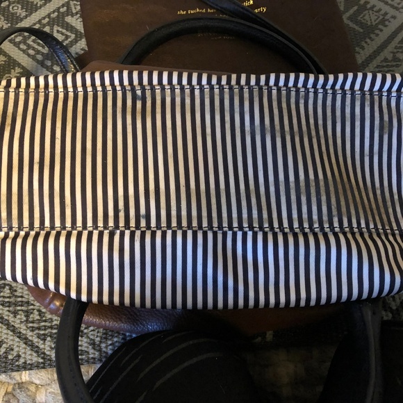 Kate Spade Cobble Hill Leslie Crossbody - Picture 6 of 6